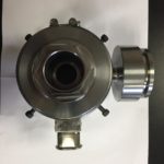 Filière tête d'équerre pour tube médical